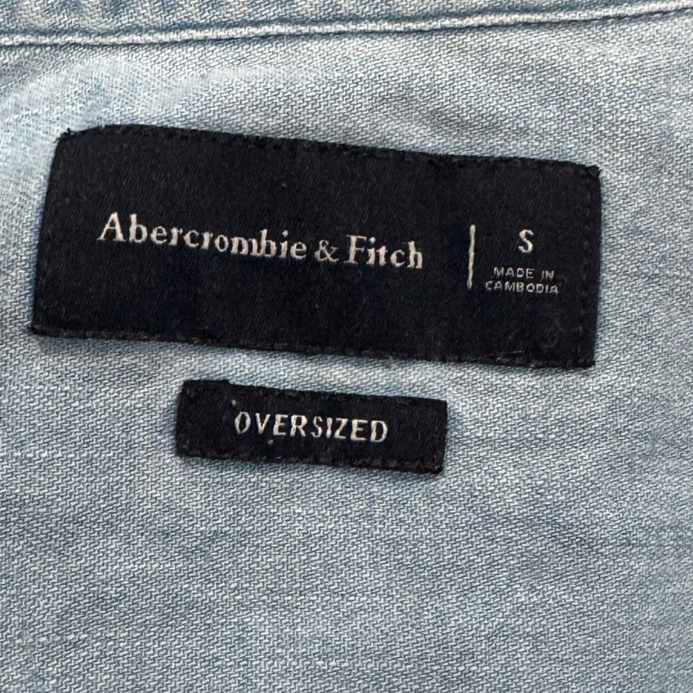 Abercrombie and Fitch Blue Oversized Button Up Shirt Men’s Small - Picture 2 of 3